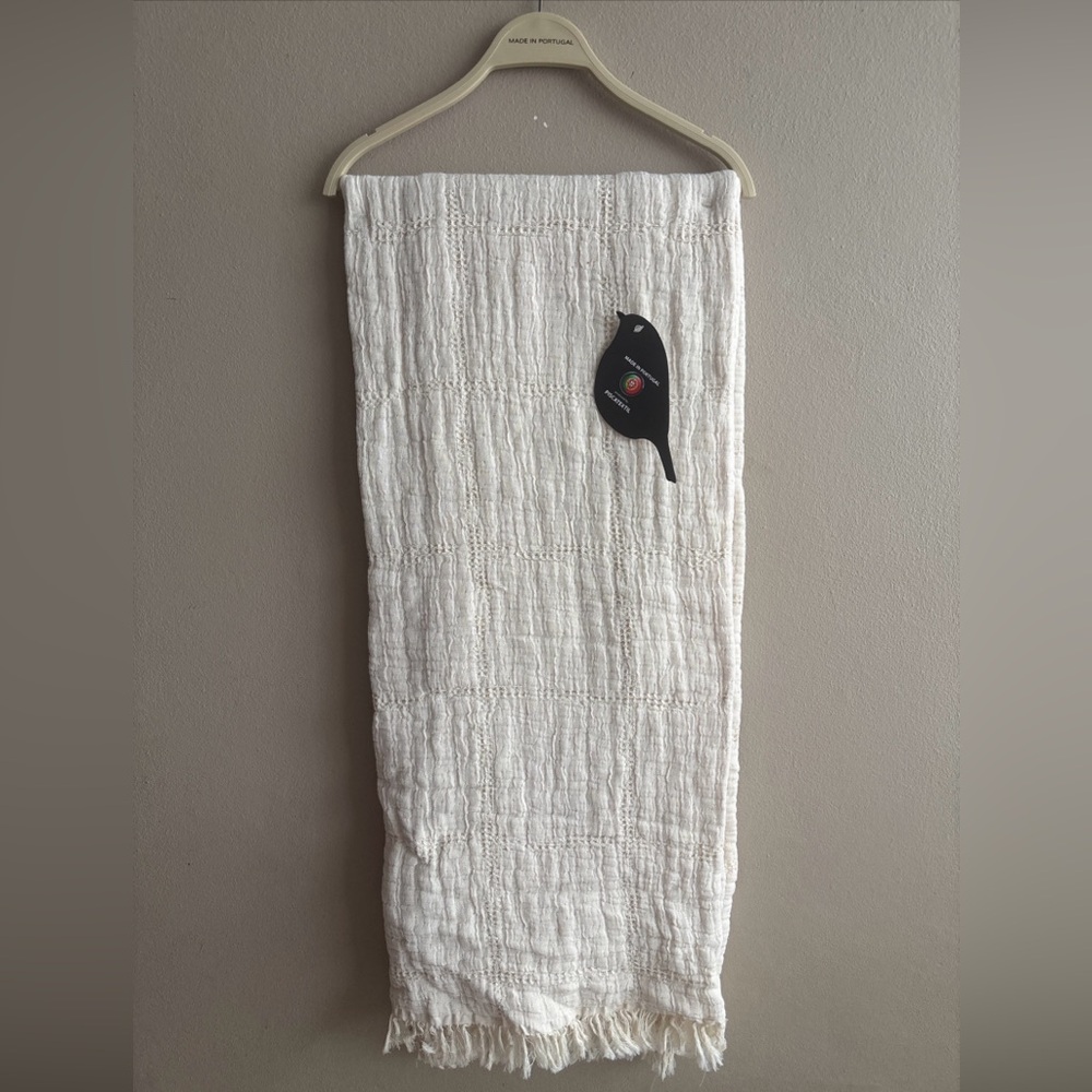 Piscatextil 100% Cotton Oversize throw blanket 50 x 70 Neutral Square Pattern